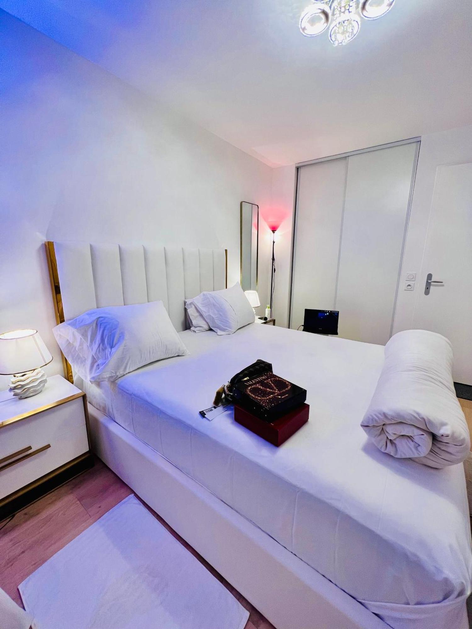 Les Residences De Djibril Le Blanc-Mesnil Zewnętrze zdjęcie